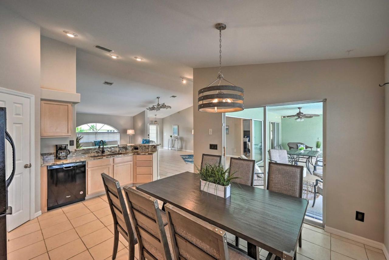 Pet-Friendly Escape With Dock And Kayaks In Cape Coral Villa Eksteriør bilde