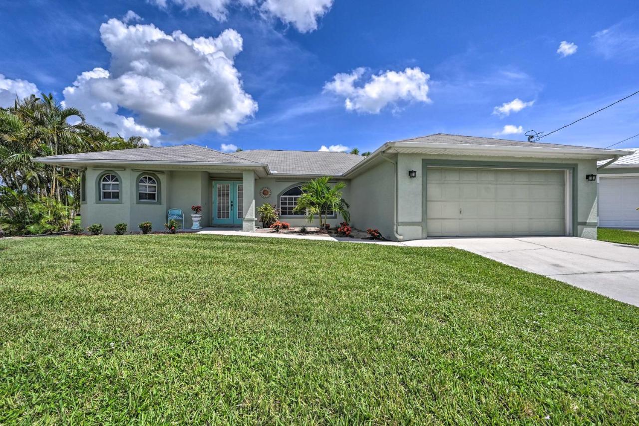 Pet-Friendly Escape With Dock And Kayaks In Cape Coral Villa Eksteriør bilde